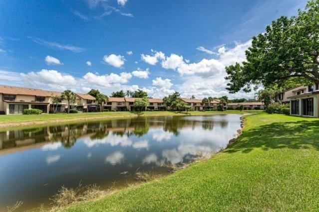 3960 Cocoplum Cir - Photo 2 of 20