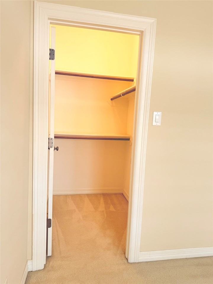 2246 Bancroft St - Photo 6 of 27