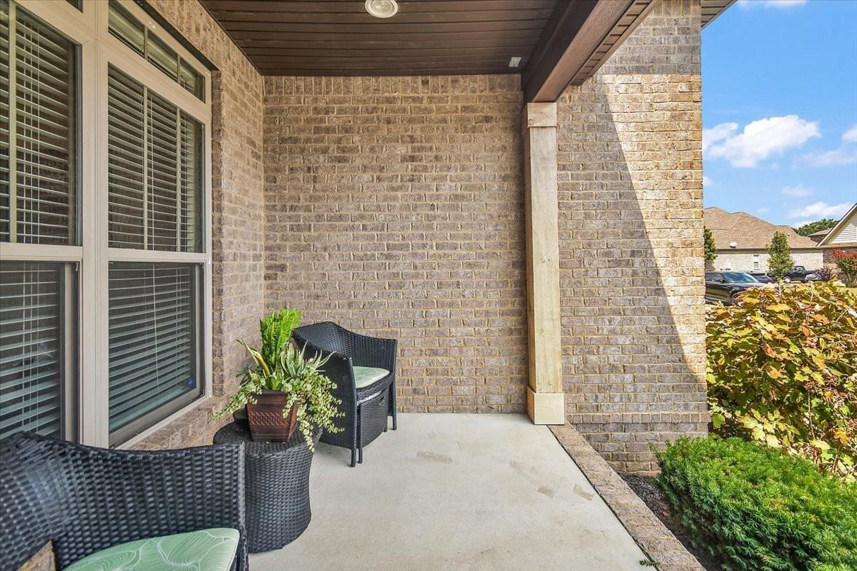 525 Piccadilly Dr - Photo 4 of 44