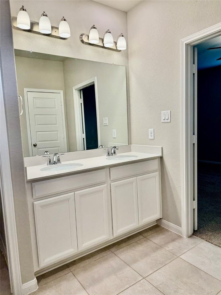 2038 Myrtle Oak Ct - Photo 7 of 19