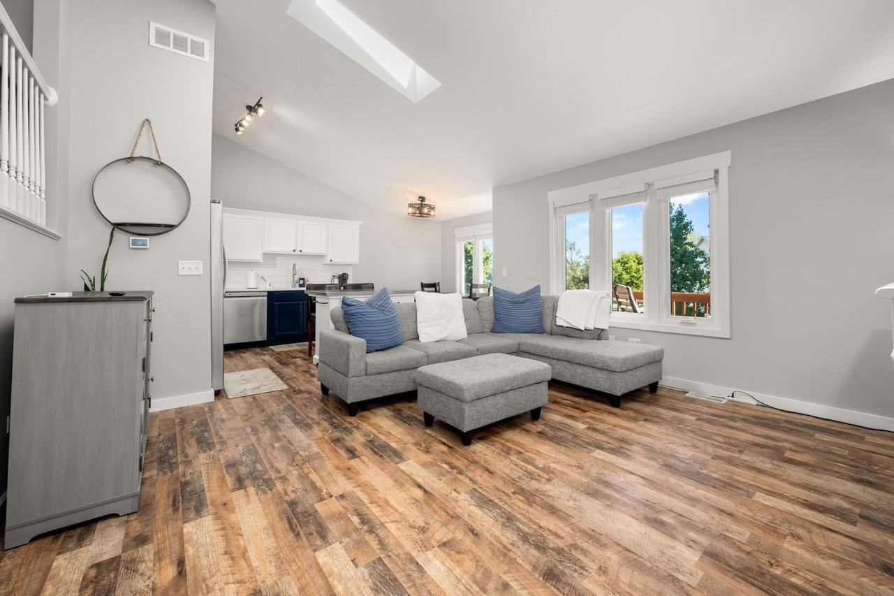 823 N 1st St - Photo 6 of 27