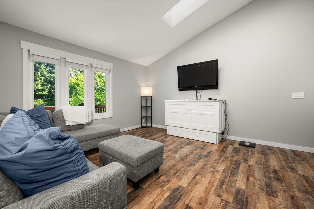 823 N 1st St - Photo 7 of 27