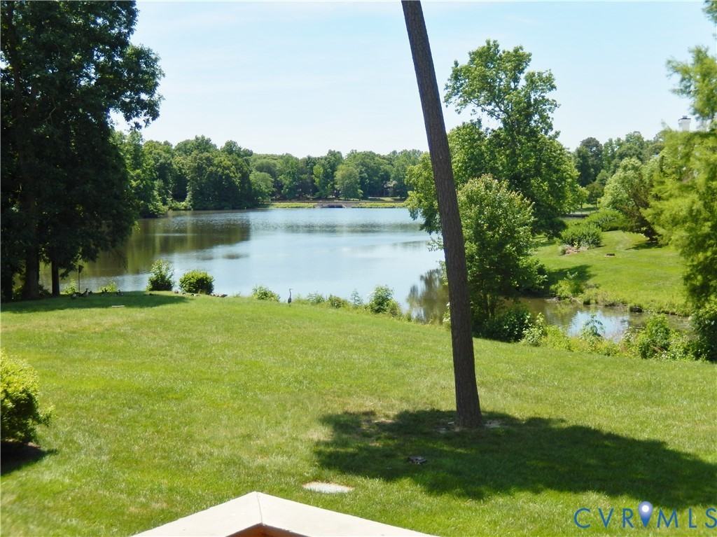 2730 Spinnaker Ct - Photo 2 of 15