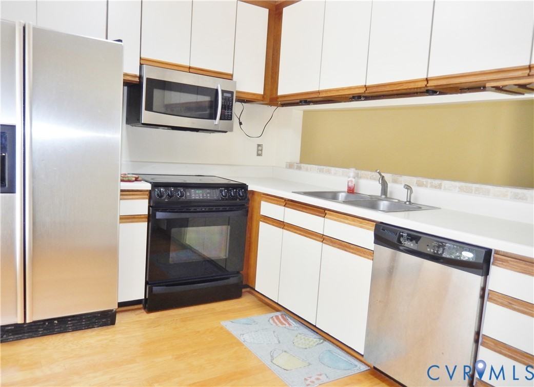 2730 Spinnaker Ct - Photo 5 of 15