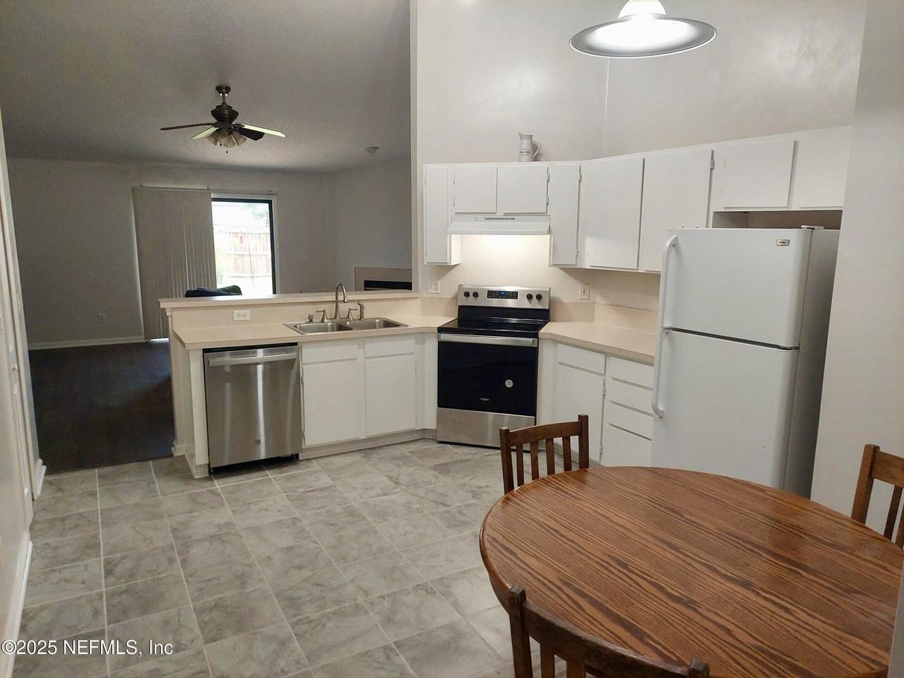 528 Thornberry Rd - Photo 6 of 12