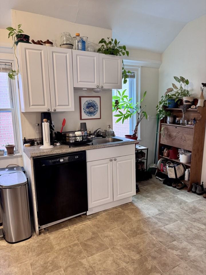 122 Gore St #2 - Photo 2 of 15