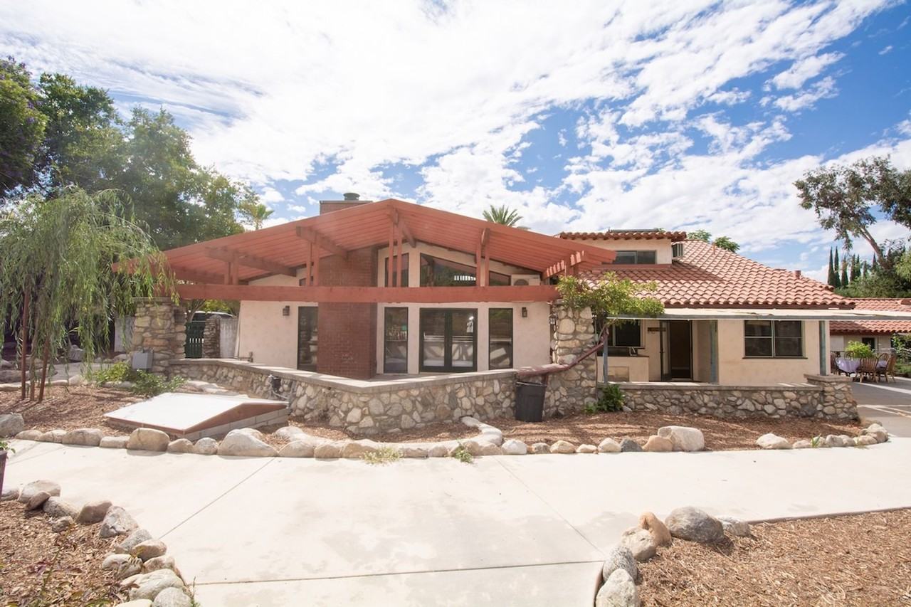 3643 N Mills Ave - Photo 3 of 50