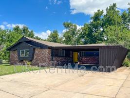 featured image of 2400 Sw 63rd St