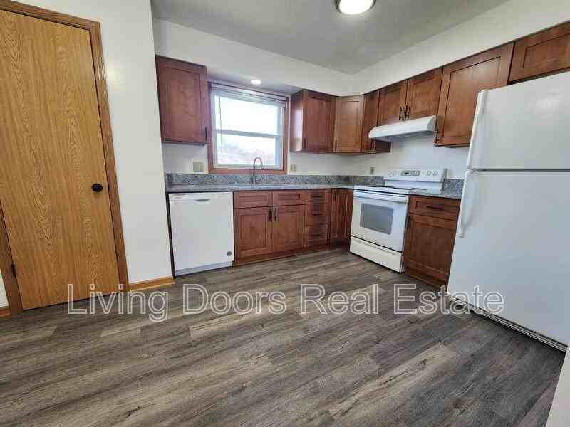 1501 David Dr - Photo 2 of 19