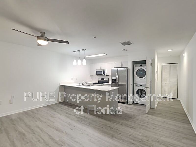 318 Neterrace #204 - Photo 2 of 15