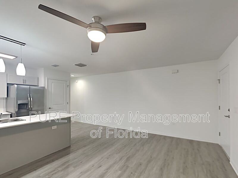 318 Neterrace #204 - Photo 3 of 15