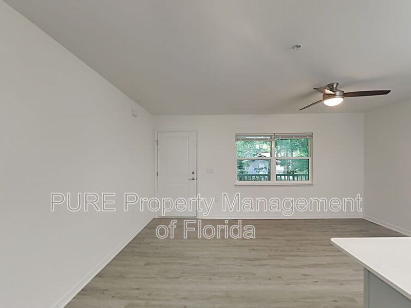 318 Neterrace #202 - Photo 4 of 16