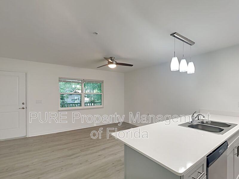 318 Neterrace #202 - Photo 5 of 16