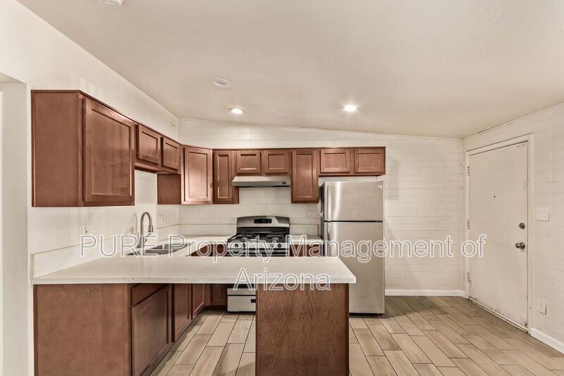 1002 S Mariana St #2