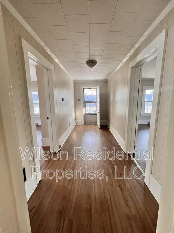 931 Albert St - Photo 3 of 10