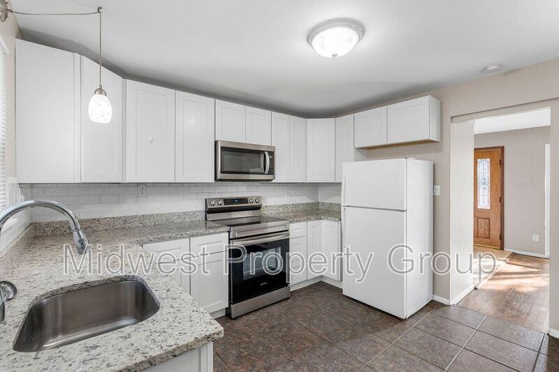 615 Lynn Haven Ln - Photo 2 of 26