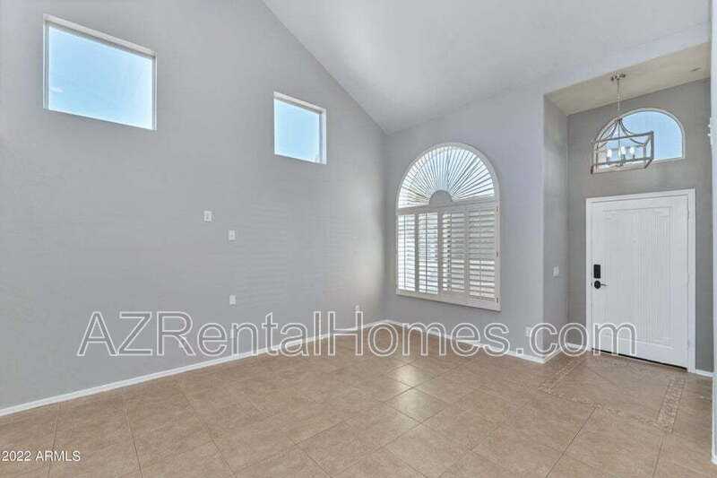 8782 E Pinchot Ave - Photo 5 of 25