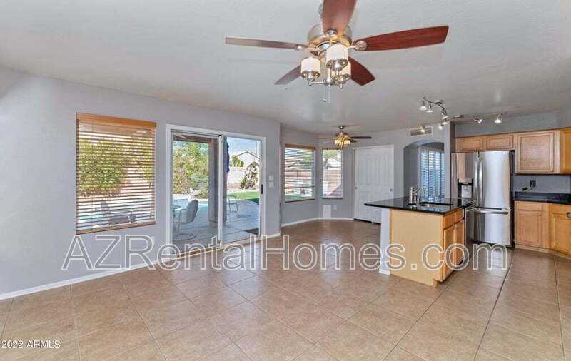 8782 E Pinchot Ave - Photo 7 of 25