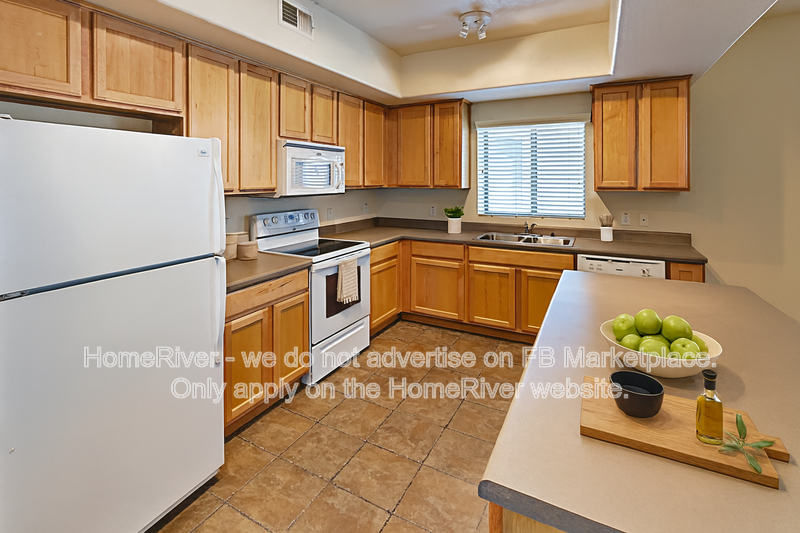 16825 N 14th St #79 - Photo 3 of 19