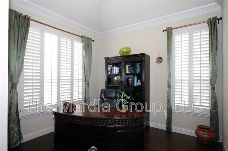 9128 Oleander Way - Photo 3 of 21