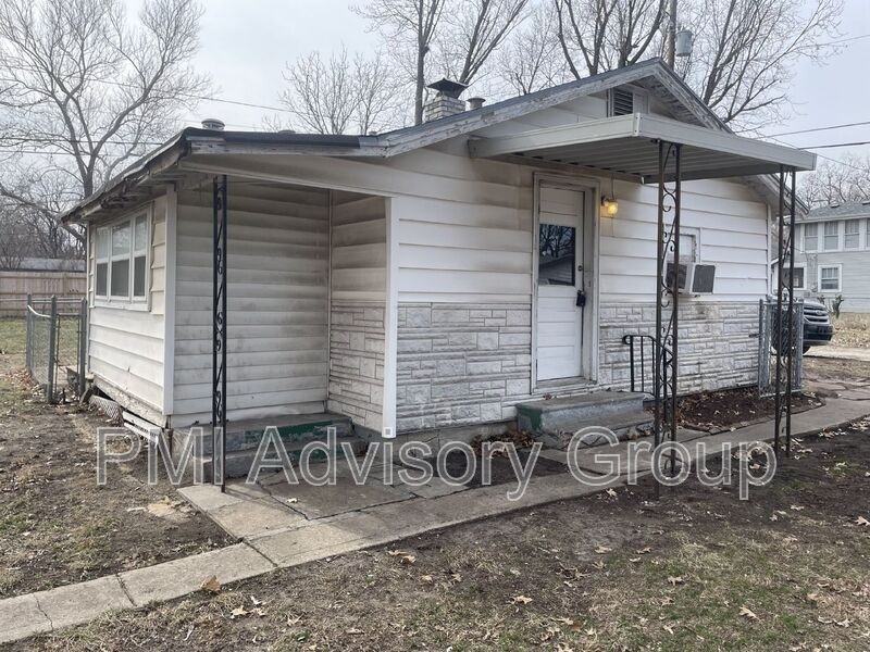 323 1/2 Sw Lindenwood Ave - Photo 6 of 6