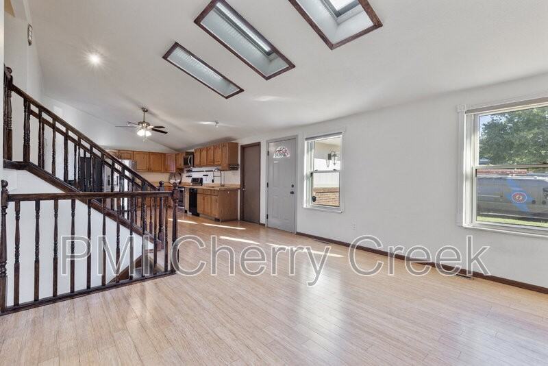 11883 W Marlowe Pl - Photo 3 of 24