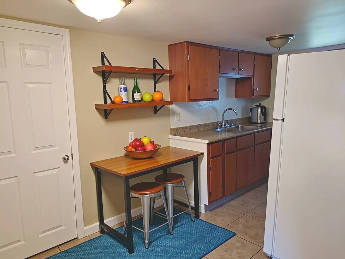 5103 1 2 Firnley Ave - Photo 3 of 7