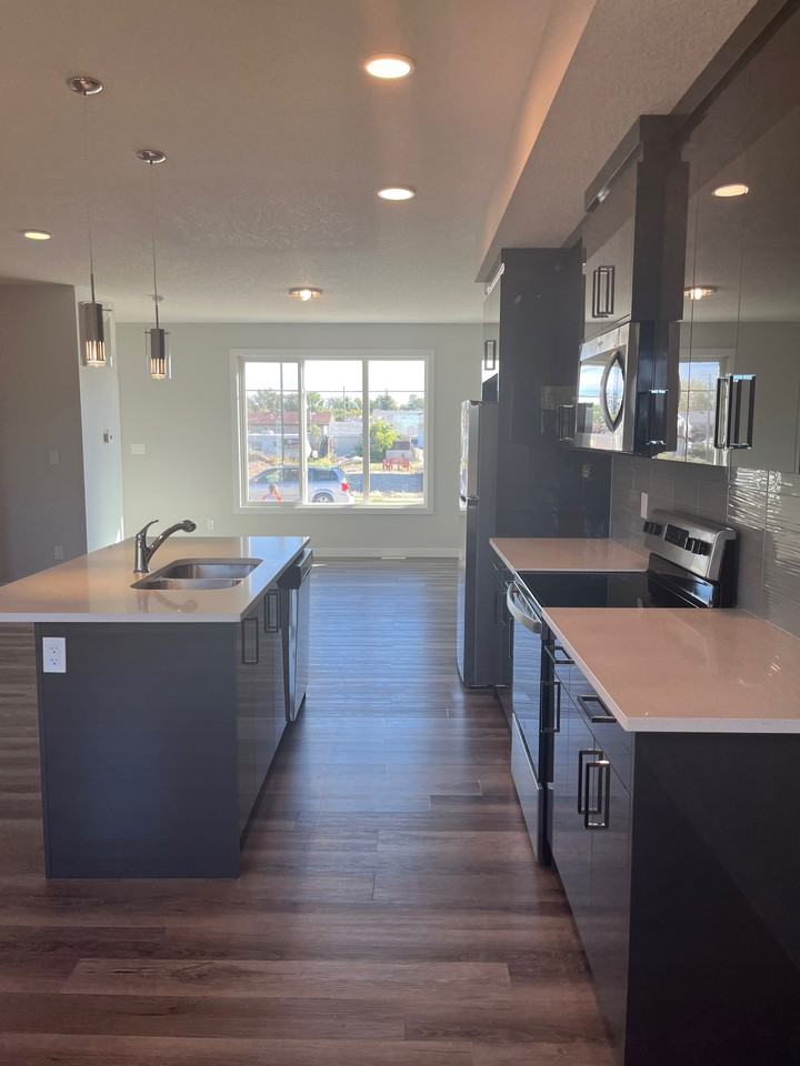 4620 50 Ave - Photo 3 of 12