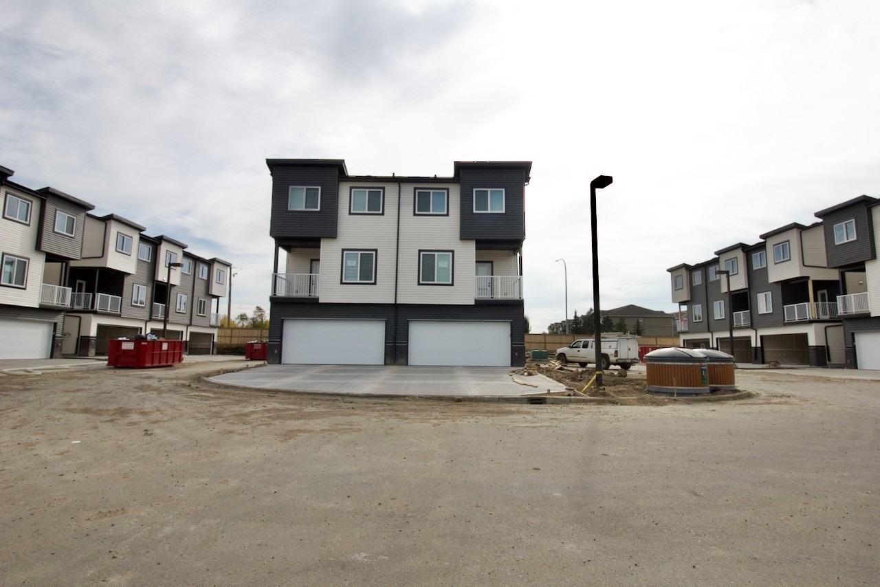 210 Awentia Dr - Photo 2 of 41