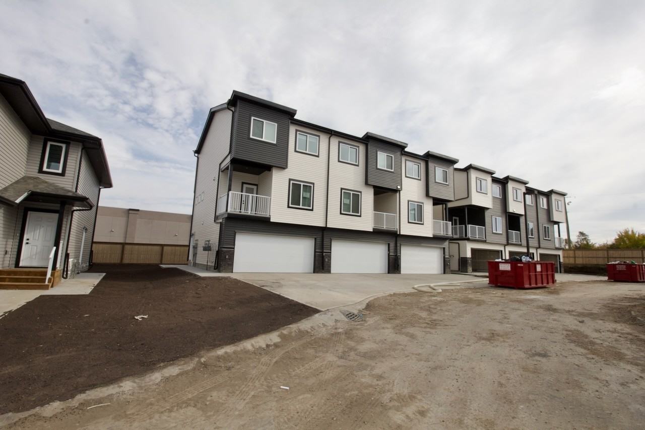 210 Awentia Dr - Photo 4 of 41