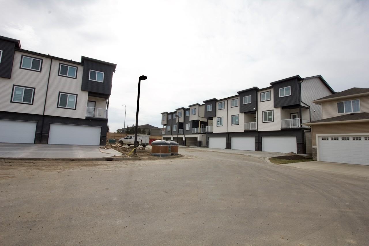 211 Awentia Dr - Photo 3 of 41