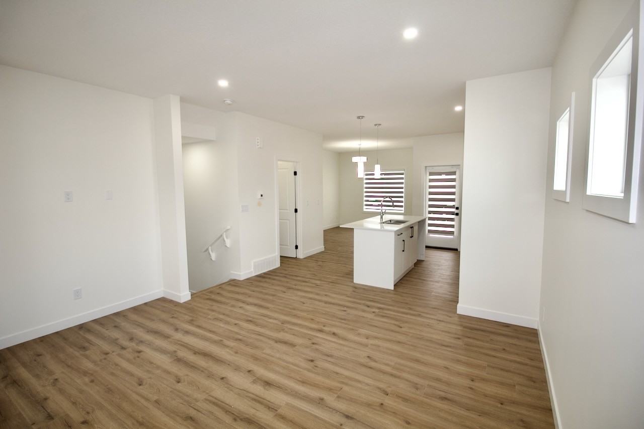 212 Awentia Dr - Photo 5 of 40