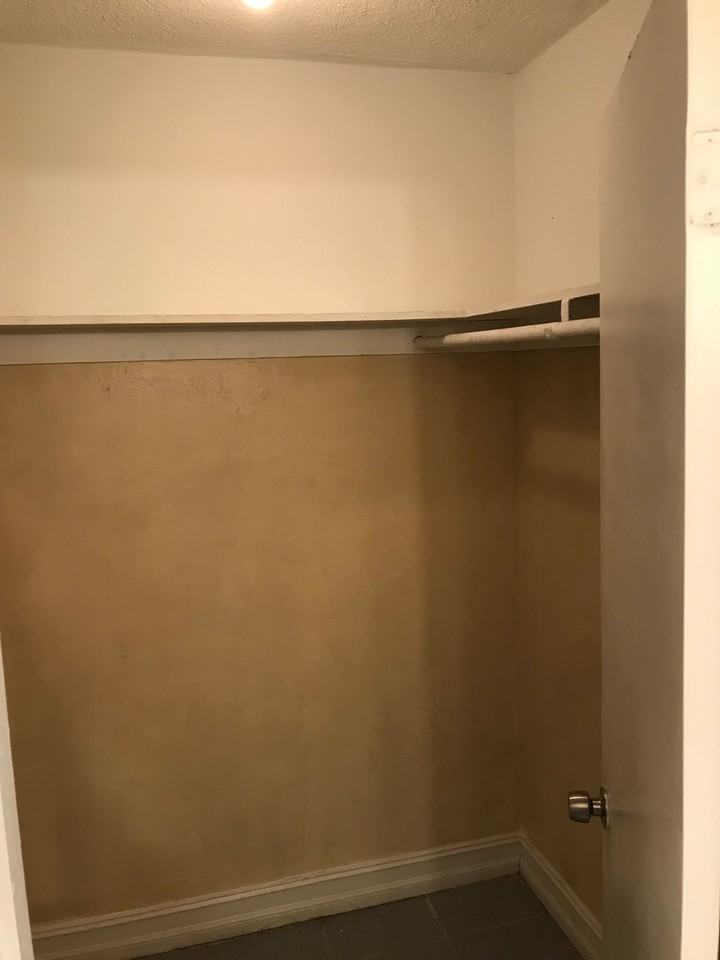 13725 Ne 3rd Ct #15 - Photo 6 of 9