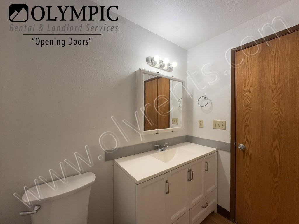 2137 Conger Ave Nw - Photo 6 of 18