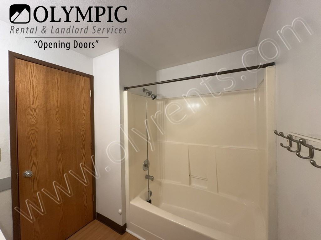 2137 Conger Ave Nw - Photo 7 of 18