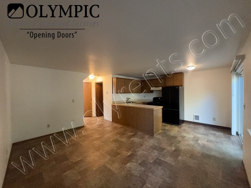 2137 Conger Ave Nw - Photo 3 of 18