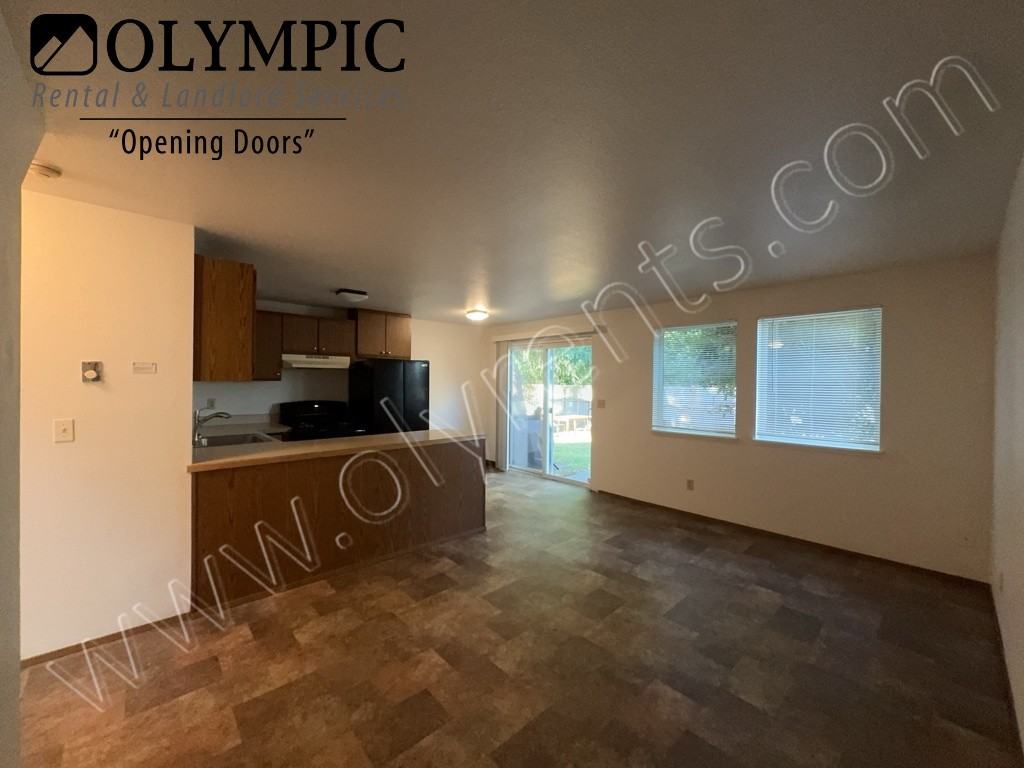 2137 Conger Ave Nw - Photo 2 of 18