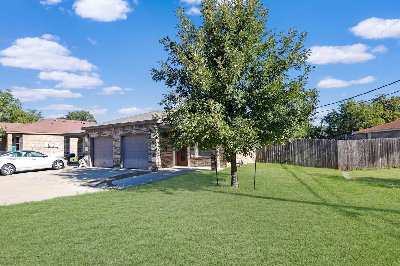 1423 Hopi Trl - Photo 3 of 17