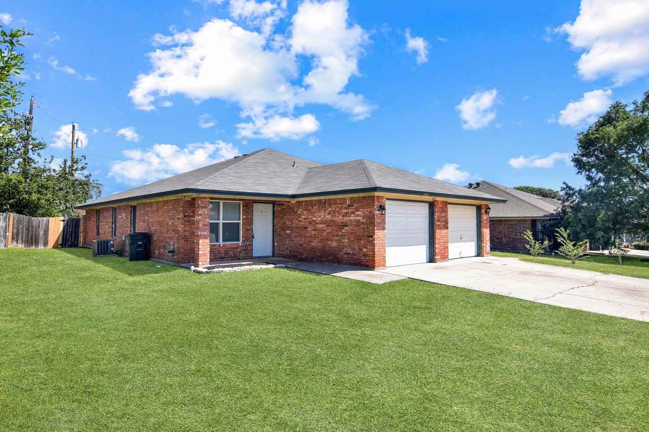 4312 Acorn Creek Trail - Photo 3 of 17