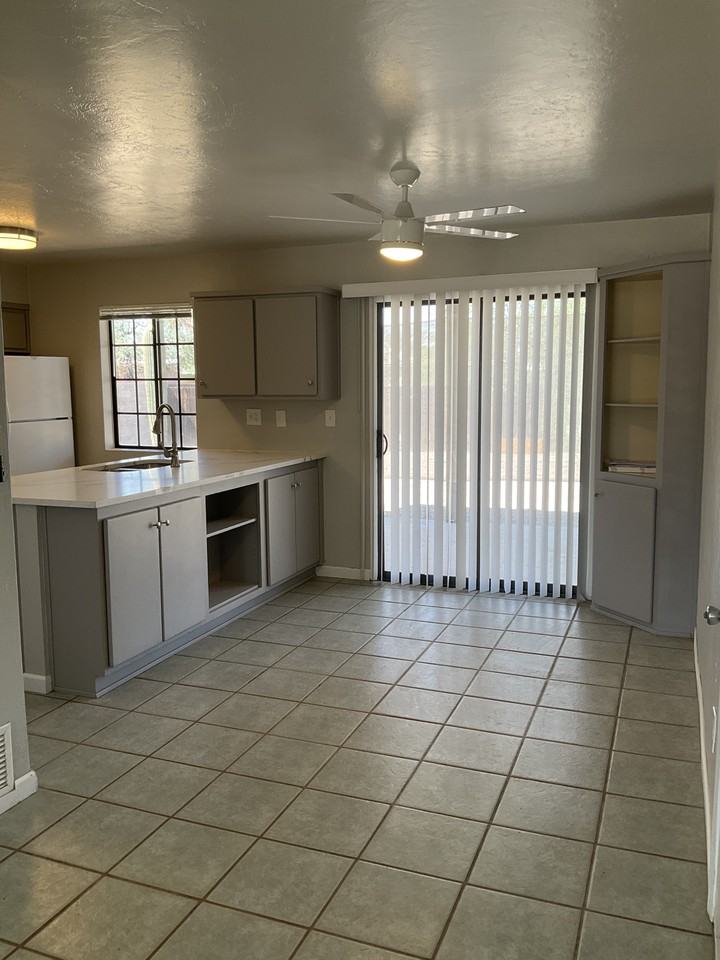 7581 North Oliver Avenue - Photo 4 of 16