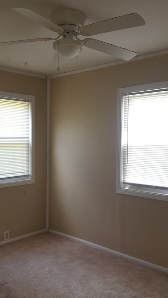 922 N Howard St - Photo 3 of 5