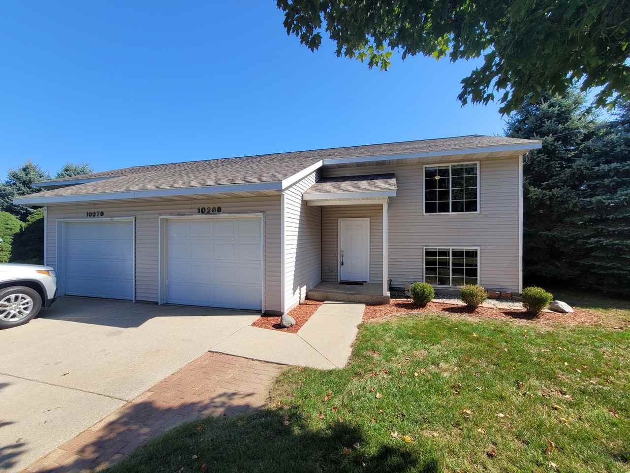 10268 64th Ave - Photo 2 of 14