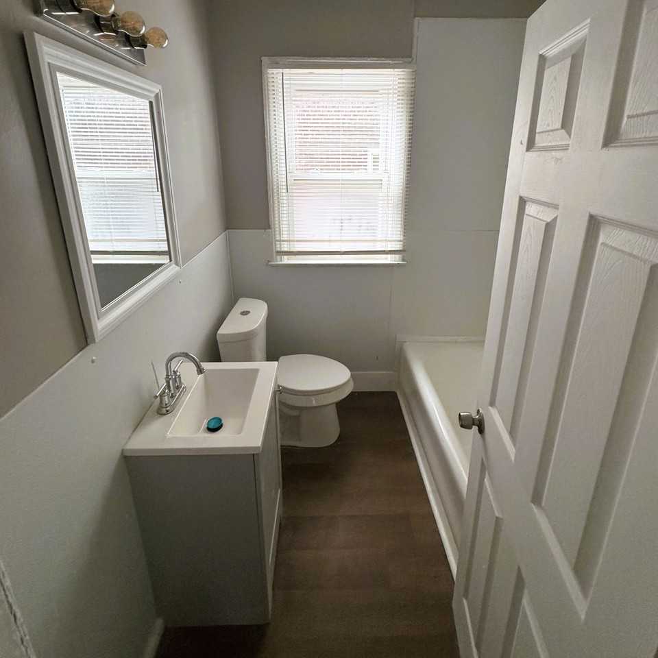 5292 Dickerson St - Photo 5 of 15