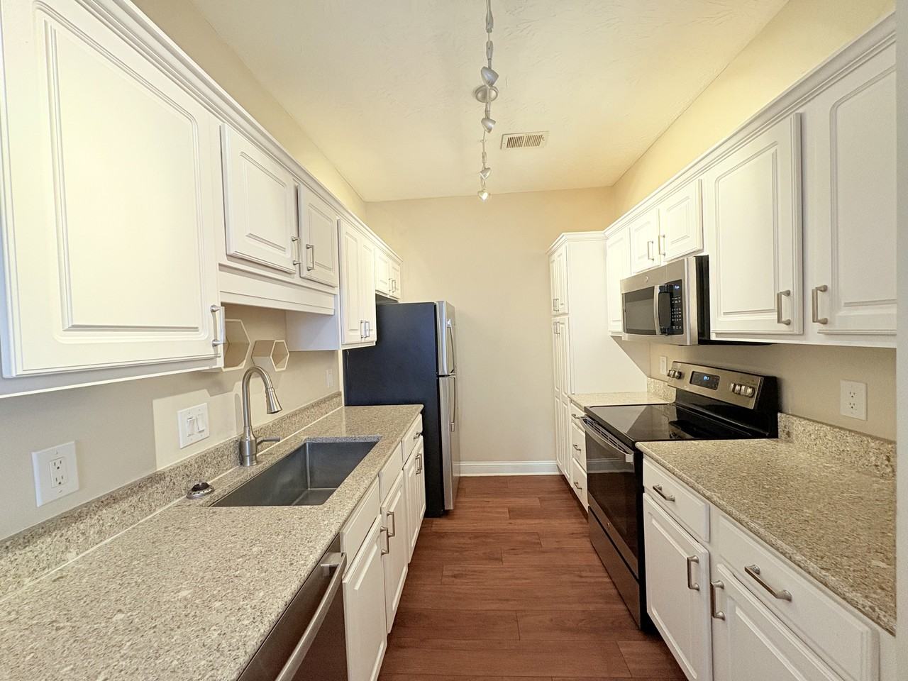 1133 Peace Pipe Pl #101 - Photo 5 of 23