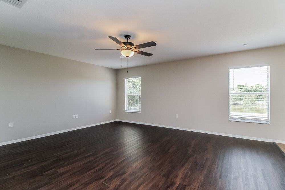 1729 Strathmore Cir - Photo 3 of 16