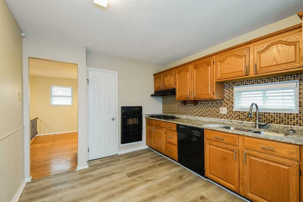 2315 E Humes Ln - Photo 7 of 17