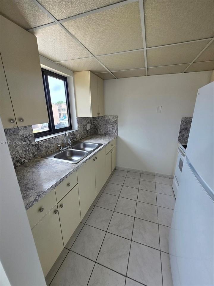 15425 Southwest 80th Street #205-12 - Photo 7 of 22