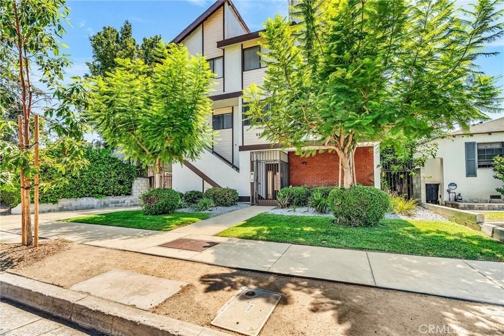 640 Ivy St Apt 102 - Photo 2 of 41