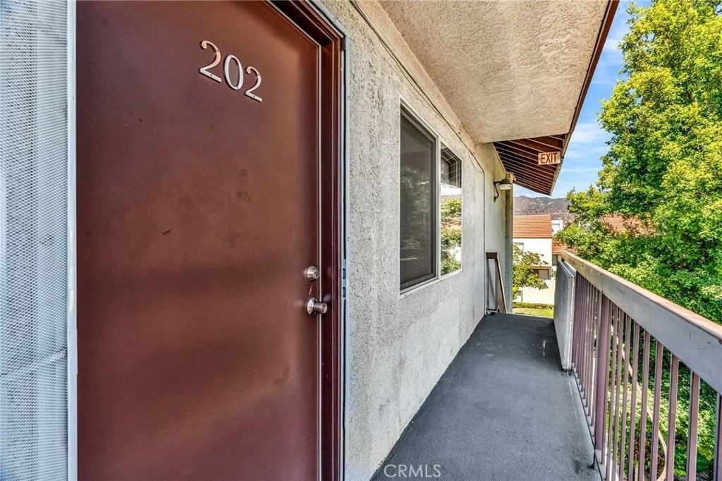 640 Ivy St Apt 102 - Photo 6 of 41