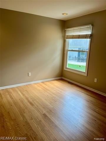 7663 Danbury Cir - Photo 3 of 30